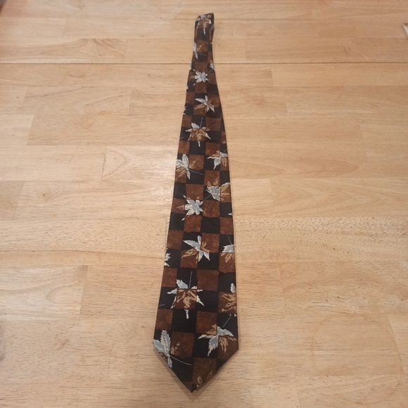 Classic Hugo Boss Men Black Floral 100% Silk Necktie Made In Italy - Picture 3 of 12